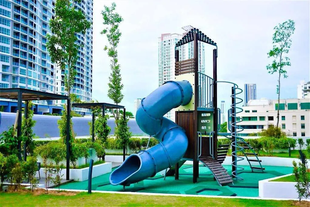 Landmark By Katana 3Br Glamorous Highrise Seaview Homestay Gurney无敌海景三房套房 Tanjung Tokong Apartment